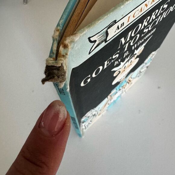 Morris Goes To School Vintage 1970 Hardcover Book - Picture 3 of 8